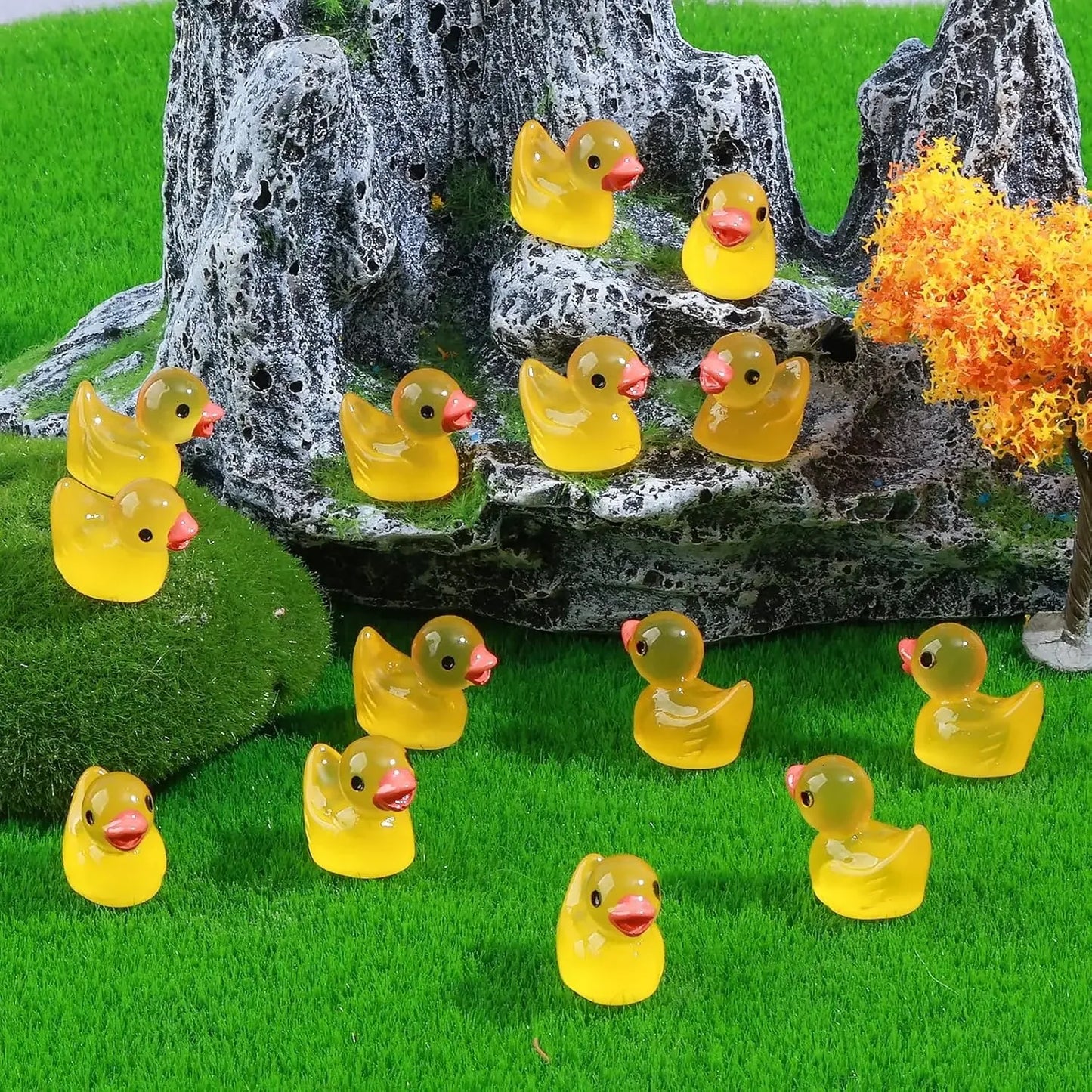 Tiny Ducks - Glow Yellow